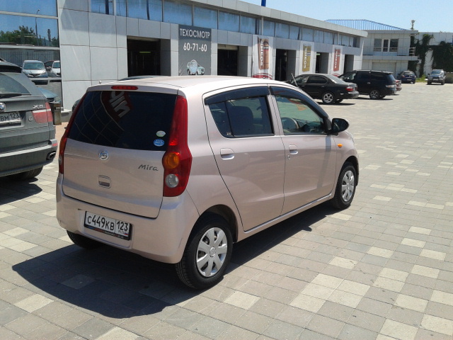 Daihatsu Mira 2009